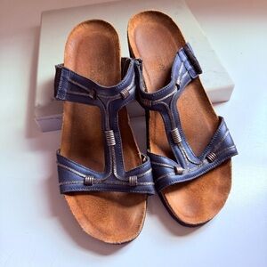 Naot Dana Leather T-Strap Navy Cushioned Sandals